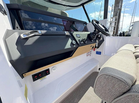 Катер Axopar 29 XC Cross Cabin